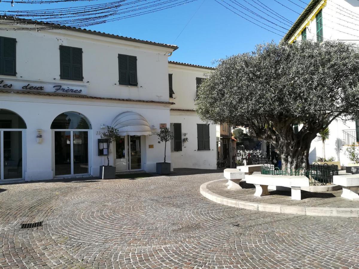 Monaco'S Cottage & Spa Rocabruna Exterior foto